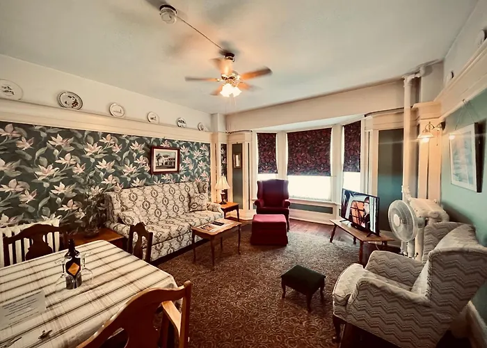 Arundel Mansions Hotel