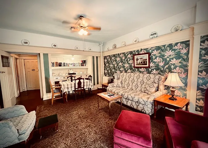 Arundel Mansions Hotel