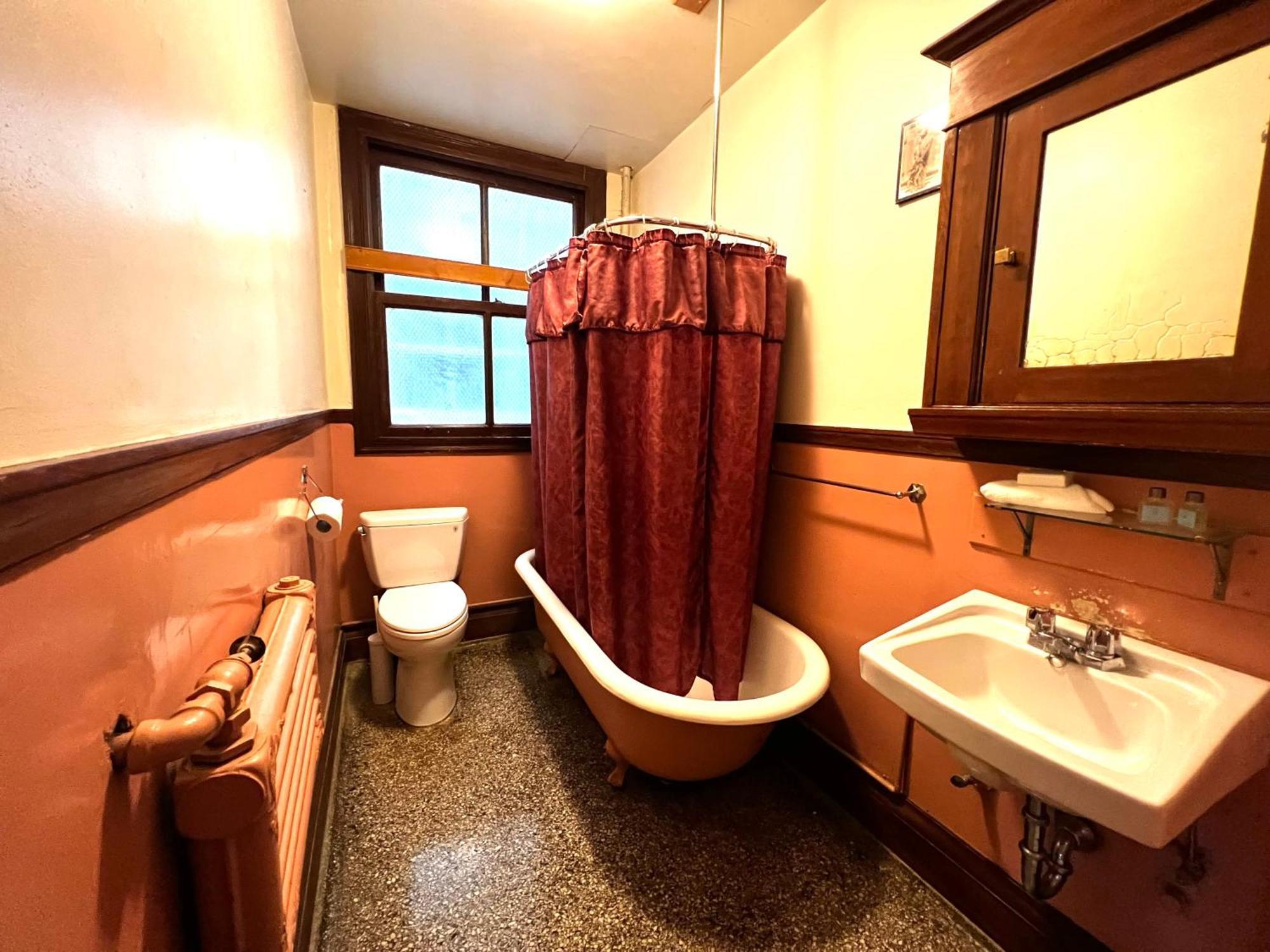 Arundel Mansions Hotel 3*
