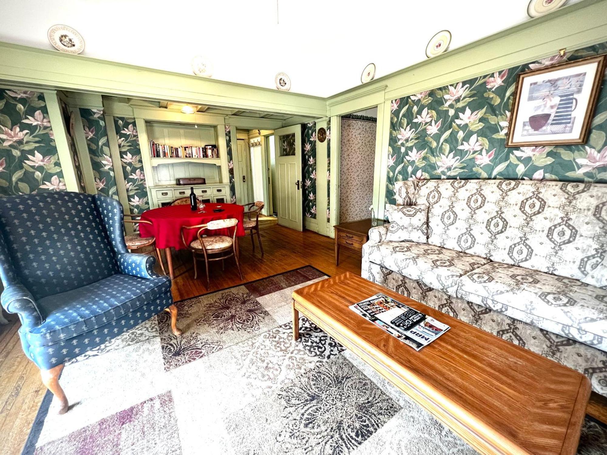 Arundel Mansions Hotel New Westminster