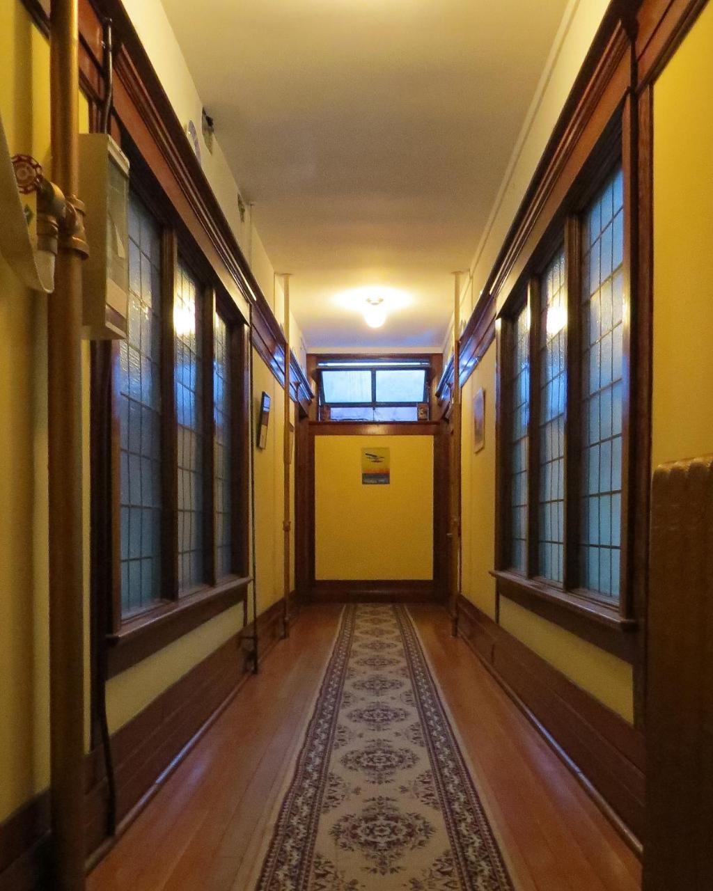 Arundel Mansions 3* New Westminster